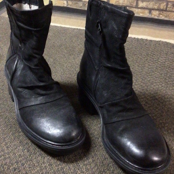 Miz Mooz Black Leather Boots NWOT - Picture 1 of 9